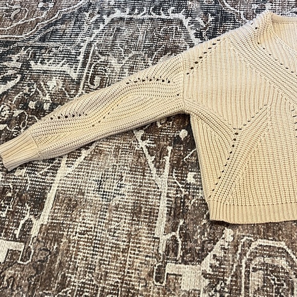 Moon & Madison Cropped Sweater - Picture 5 of 6